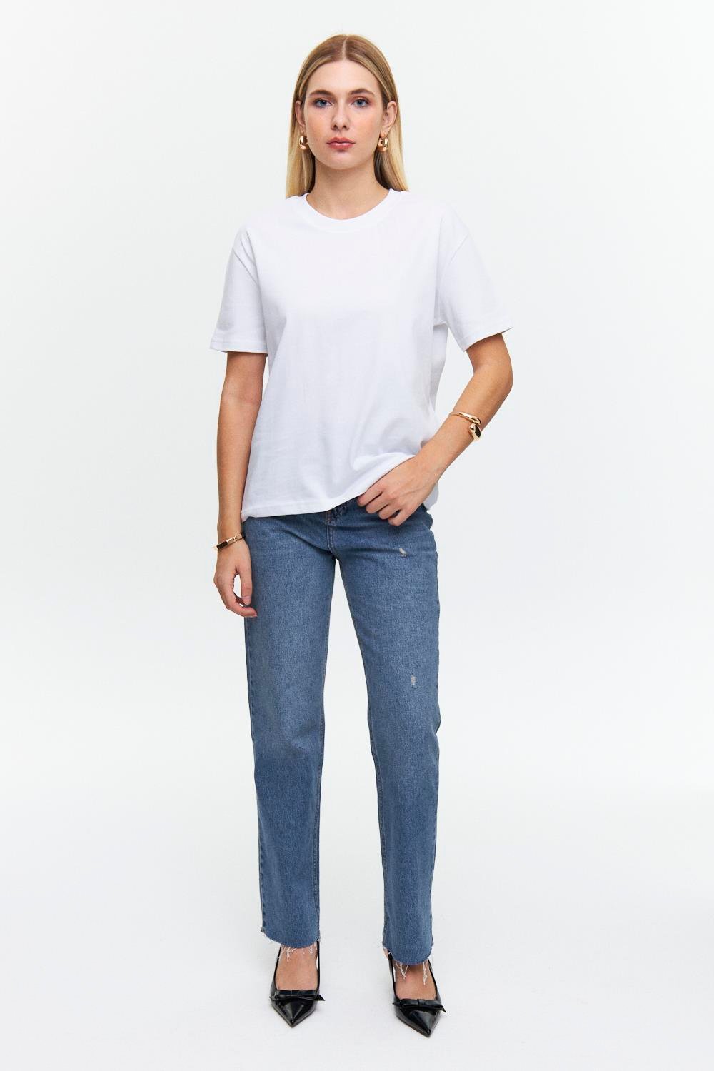 Basic White Crew Neck T Shirt Women’s Classic Everyday Essential